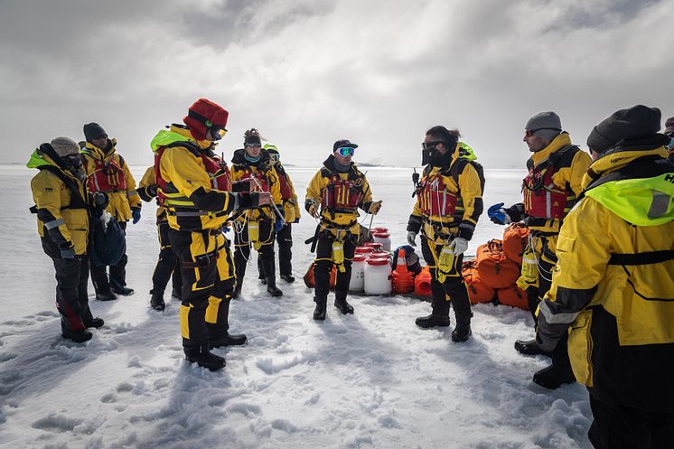 2__Antarctica DEC2021_MS Roald Amundsen_Photo Hurtigruten Expeditions_Oscar Farrera