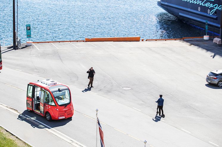 Bilde av selvkjørende buss på Akerhusstranda