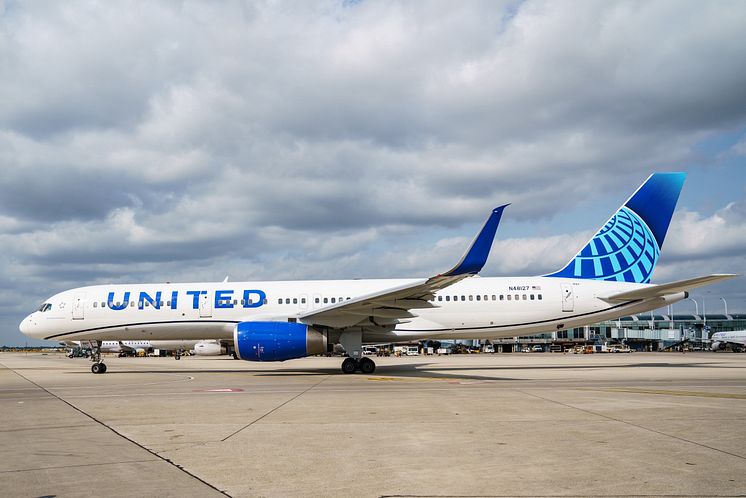 United Airlines 757-200 (3).jpg