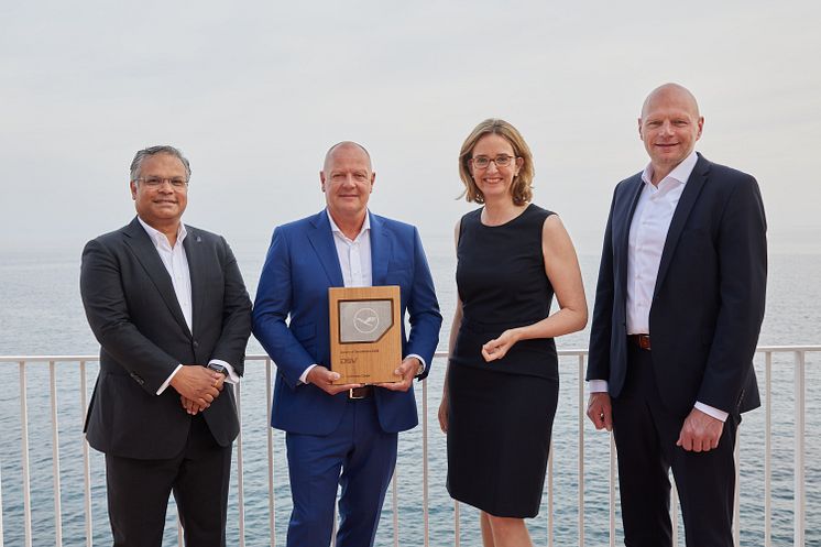 Lufthansa Cargo's „Excellence Award“ for DSV