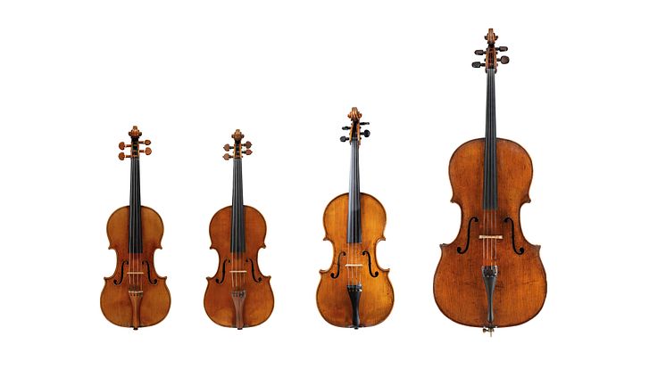 I utstillingen «Mestermøter» kan du se fire kvartetter laget av instrumentmakerne Stradivari, Guarneri, Guadagnini og Gofriller. Her illustrert ved én sammensatt kvartett.