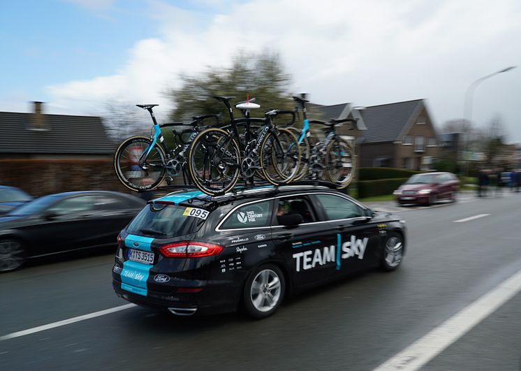 Tøft testregime gjør Team Skys Ford Mondeo følgebiler klar for sykkelløpet “Helvete i Nord"