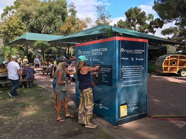 Bluewater hydration stations were a hit at the Ohana Festival at California’s Doheny State Beach in September (Photo: Trent Virden)