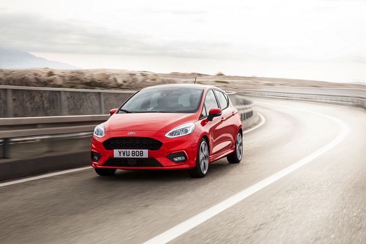 FORD_FIESTA_ST-LINE_34_FRONT_DRIVING