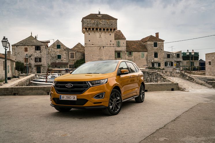 New Ford Edge - Le Fantome - Car and Cast 3