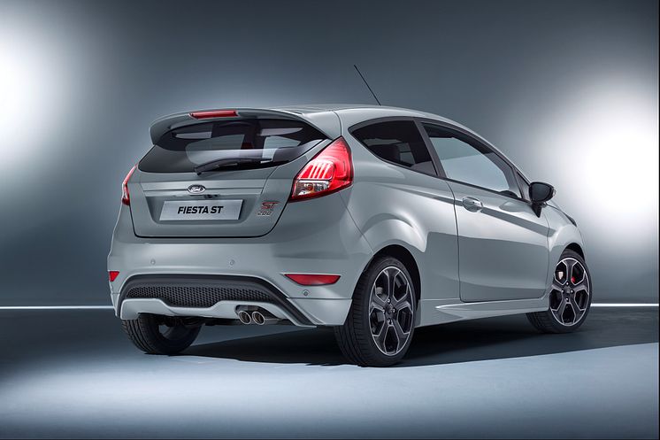FORD AT GENEVA UNVEILS NEW 200 PS FIESTA ST200