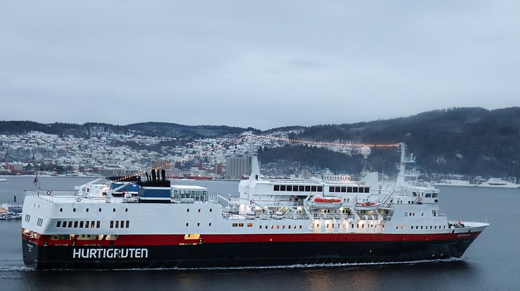 MS Vesterålen i TRD  des22 foto Per-Robin Gustafsson Hurtigruten Norge