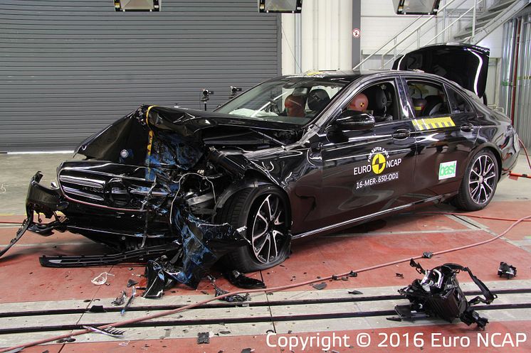 Mercedes-Benz E-Class - Frontal Offset Impact test 2016 - after crash