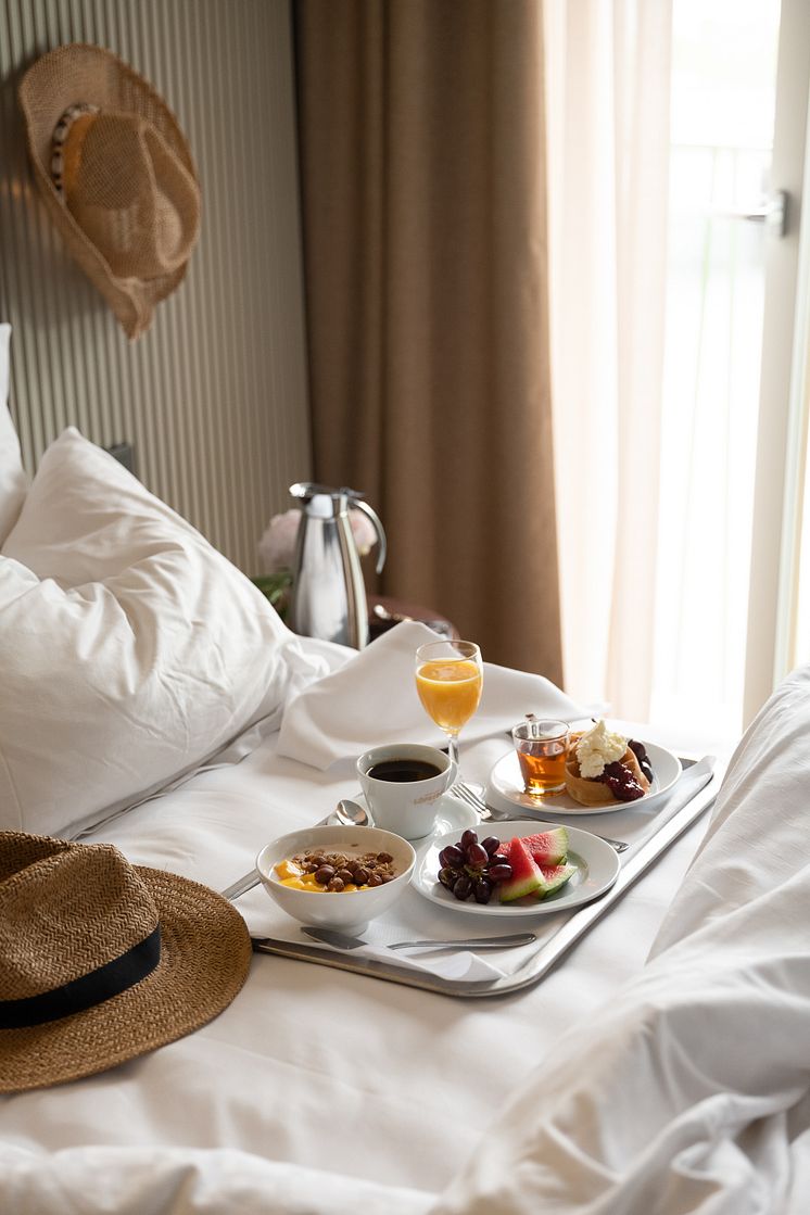Elite Hotels-room-service