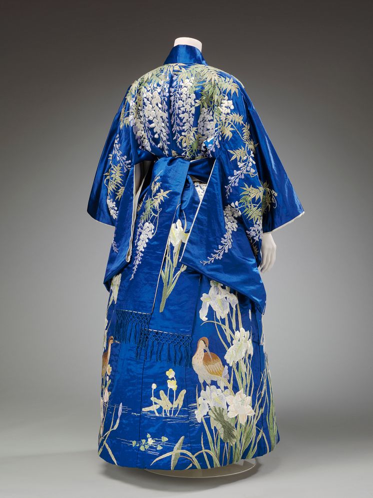 Kimono_blue_Victoria and Albert