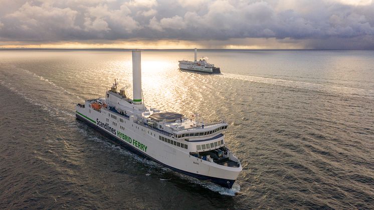 Scandlines hybrid ferry Berlin and Copenhagen with rotor sail_3