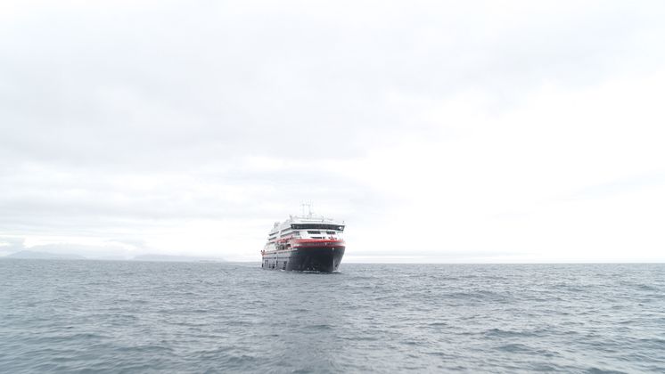 Hurtigruten MS Roald Amundsen 006 - hybrid powered - photo Hurtigruten