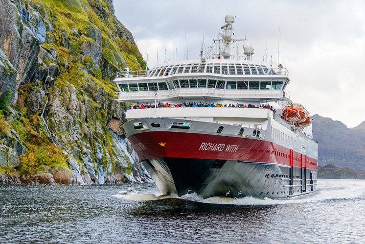MS-Richard-With-i-Trollfjorden-HGR-109238- Foto_Photo_Competition (1).JPG