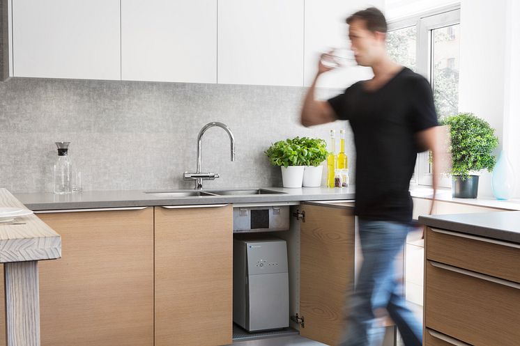 The Bluewater Pro delivers powerhouse performance, generating 52 gallons of healthier tap drinking, cooking and washing water every hour from a compact, under-the-sink design.