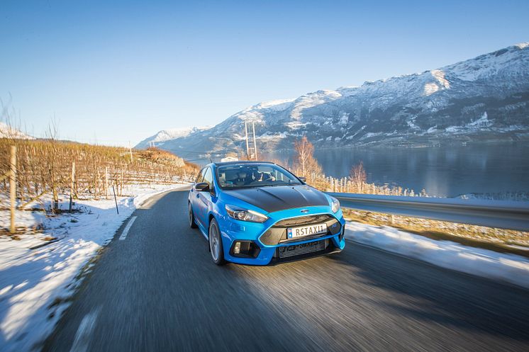 2018 Ford Focus RS taxi (4)