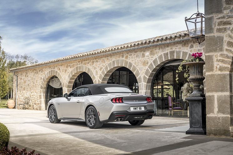 2024 FORD MUSTANG CONVERTIBLE (5)