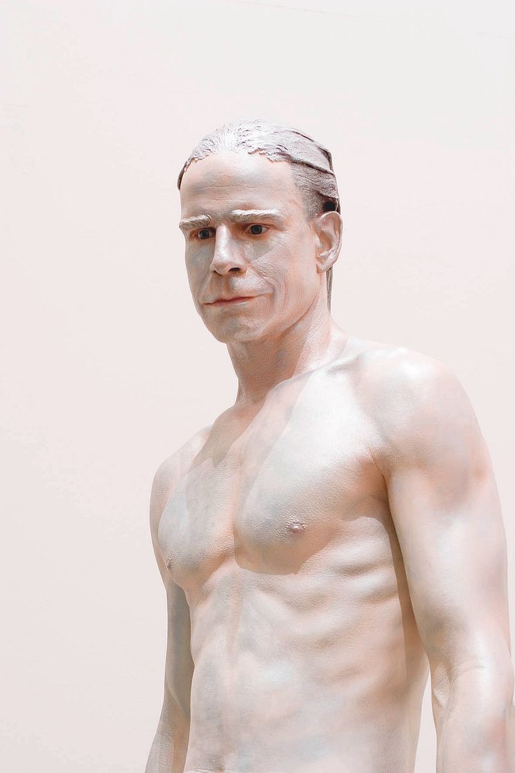 Frank Benson, Human Statue, 2005