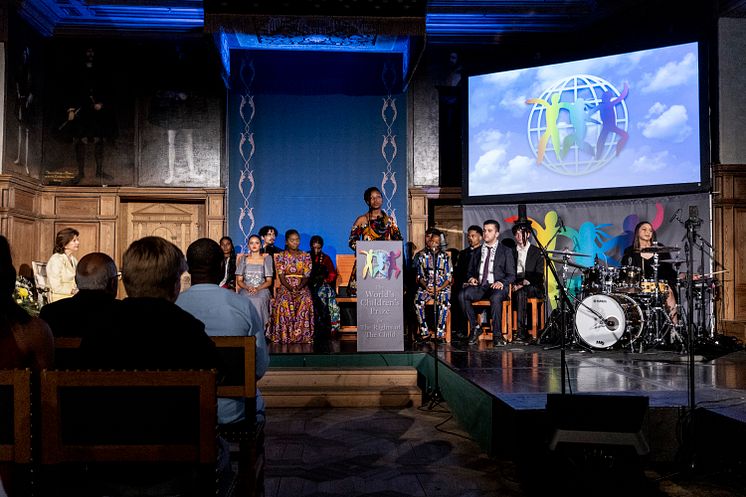 Kim Fusire vid 2022 års World's Children's Prize-ceremonin för Årtiondets barnrättshjälte
