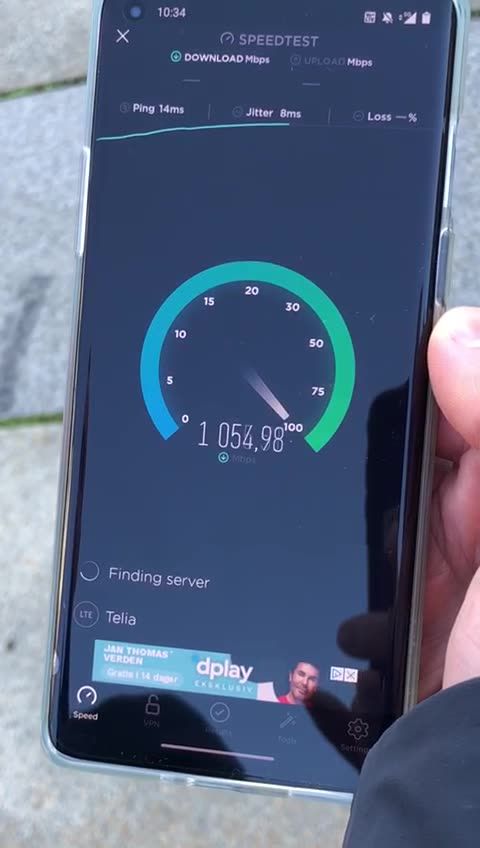 Telias 5G-hastigheter utenfor Stortinget i Oslo. 