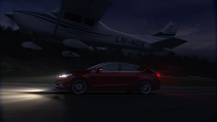 «The Fast and the Furious”-regissøren skapte dramatisk reklamefilm for nye Ford Mondeo på Sandane flyplass