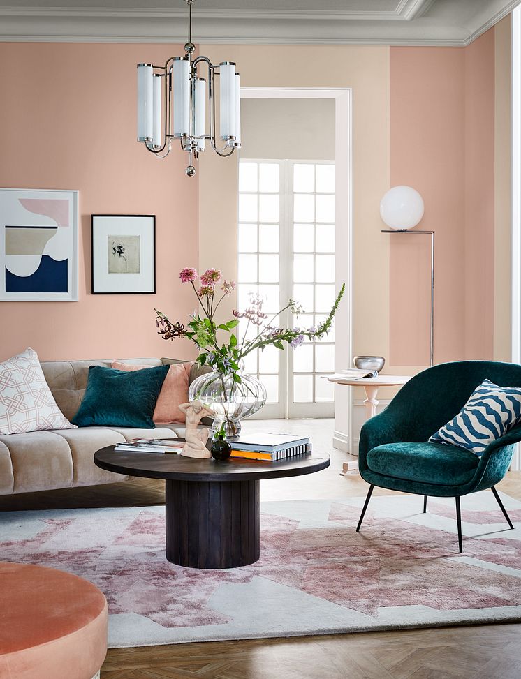 Vardagsrum i ny rosa kulör från Caparol by Sköna hem
