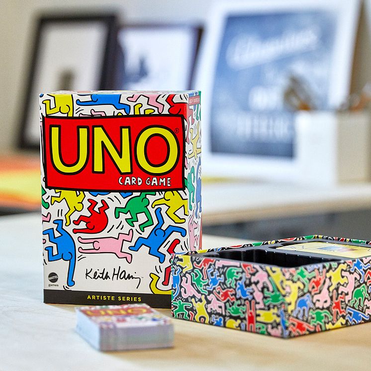 UNO Artiste Series Keith Haring Deck (1).jpg