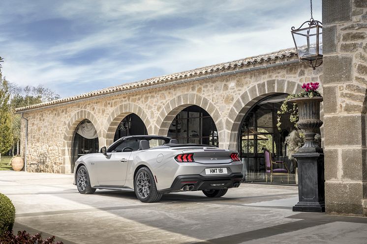2024 FORD MUSTANG CONVERTIBLE (4)