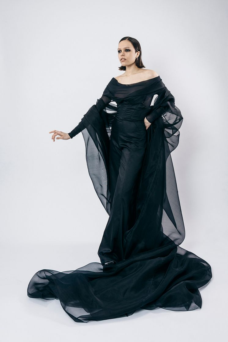 Sofia Isdahl – Couture Black