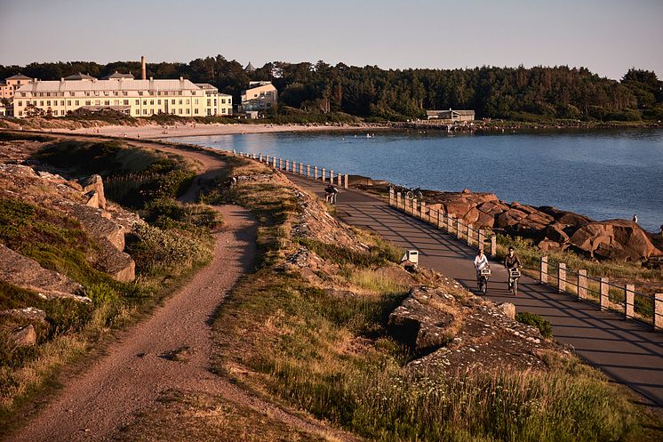 Varbergs Kusthotell med strandpromenad