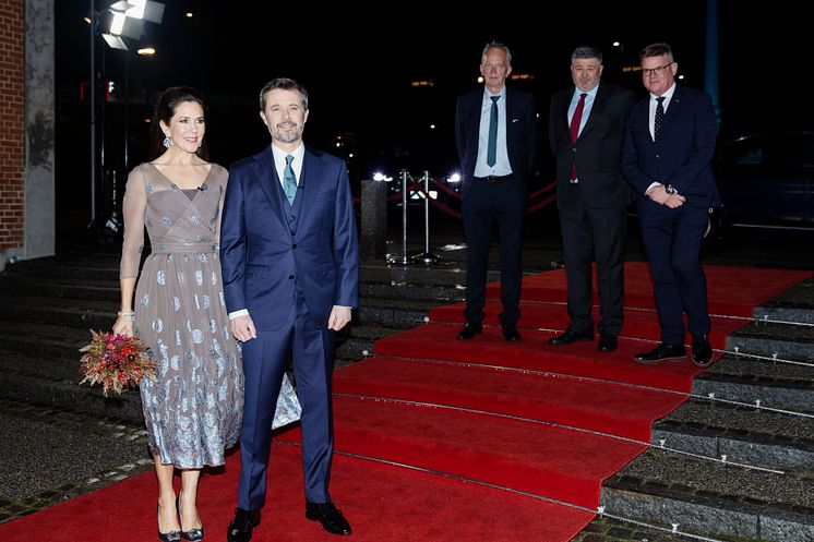 D.K.H. Kronprins Frederik og Kronprinsesse Mary ankommer til Kronprinsparrets Priser 2020 på Værket i Randers. 