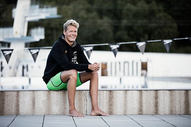Adam Paulsson, en 22-åriga svenska simstjärnan, älskar att utmana gränserna och vill ha samma engagemang hos mina partners.