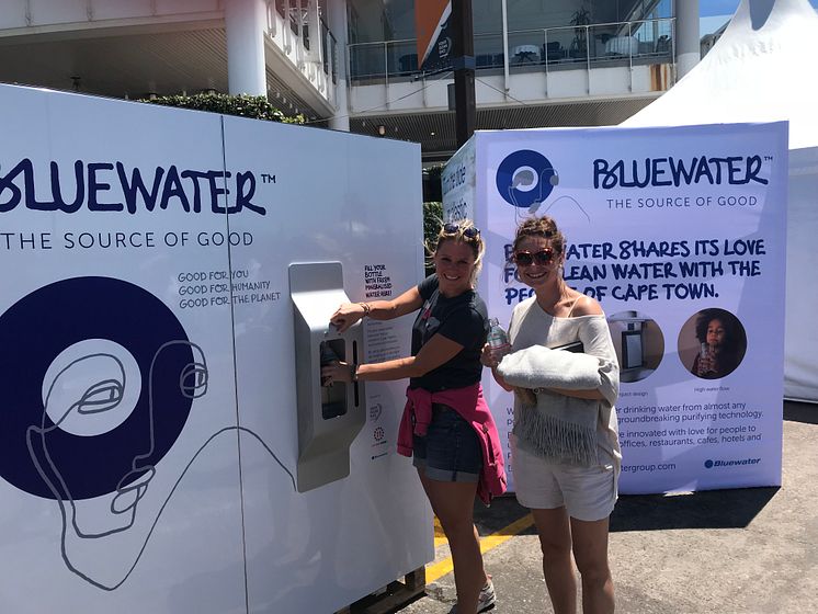 Bluewater hjälpte Volvo Ocean Race att spara in tiotusentals engångsplastflaskor i Cape Town Race Village under besöket i december 2017 genom att omvandla odrickbart vatten till rent dricksvatten.