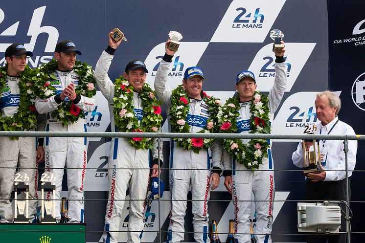 Ford tog både första- och tredjeplatsen vid Le Mans.