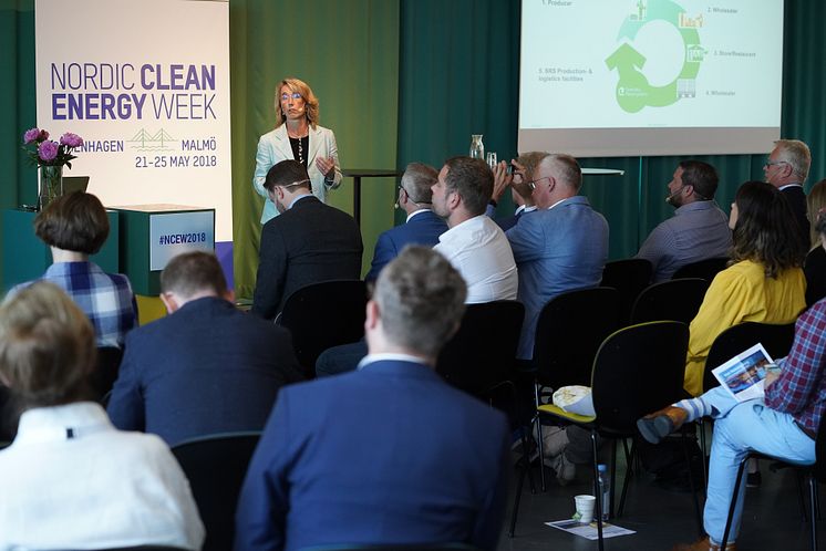 Kristina Helles, Svenska Retursystem, talar på Nordic Clean Energy Week 2018