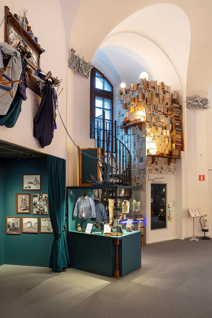 Tidsvalvets garderob och kläder, Nordiska museet
