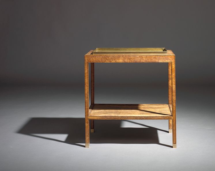Kaare Klint: An unusual unique oak burl tray table with underlying shelf. 