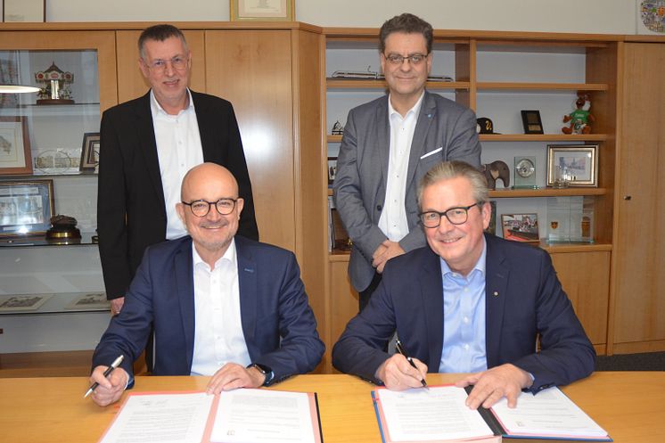 Unterschreiben Konzessionsvertrag Paderborn