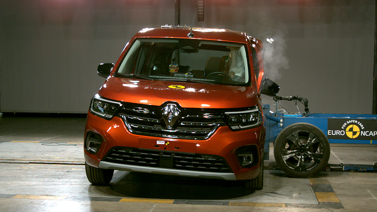 Renault Kangoo - Side Mobile Barrier test 2021.png