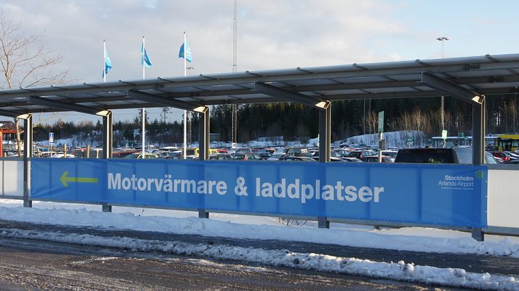 Stockholm Arlanda Airport Laddstolpar på lågprisparkering Beta
