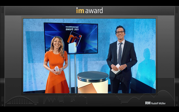 Die Online-Preisverleihung des immobilienmanager-Award wird moderiert von Schauspielerin Nadine Arents und Markus Gerharz, Chefredakteur immobilienmanager.