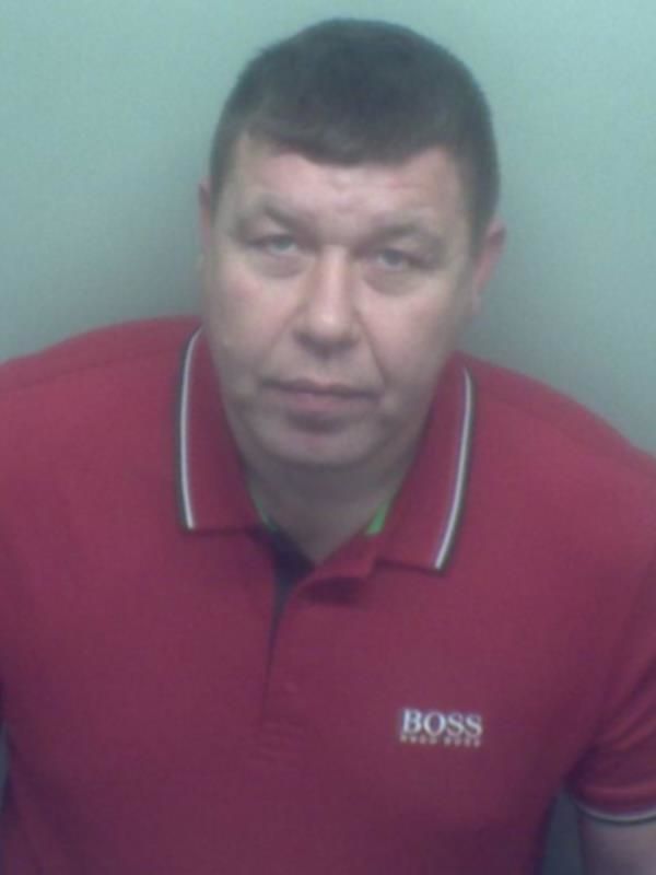 Window tapping tobacco smuggling duo jailed