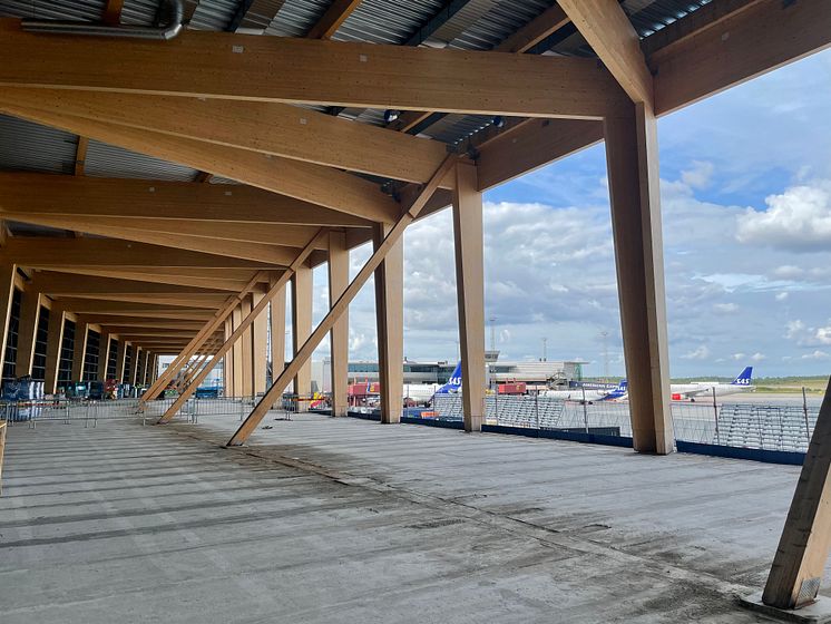 Här byggs den nya verandan på Stockholm Arlanda Airport