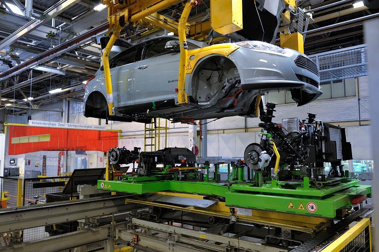 Produktionen av Ford Focus Electric inleds i Europa – den första helt elektriska Ford-bilen byggd i Europa rullar snart ut från fabriken