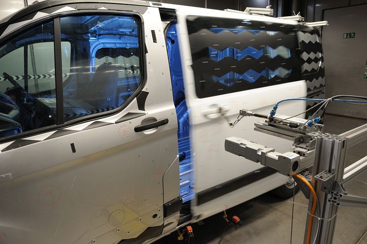 Ford utsätter nya Transit Custom för extrema temperaturer och 550 000 dörrstängningar - bild 1
