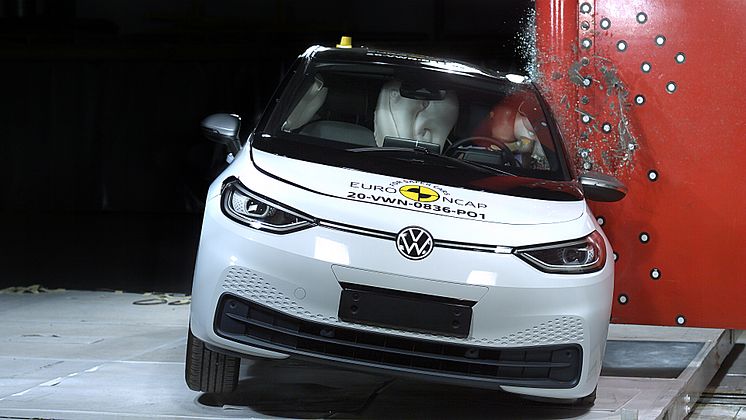 VW ID.3 pole test 2020