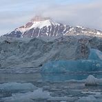 Isberg og fjell, Svalbard 