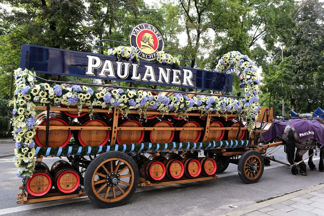 Paulaner Braumeister und Hefeumzug - Paulaner Brauerei Gruppe GmbH &amp; Co ...