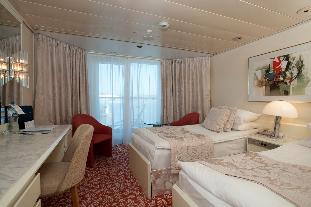 suites on balmoral cruise ship