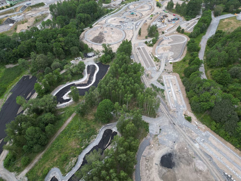 Stockholms stad påstår att de "utvecklar ett naturområde". Sanningen är att staden förstör en park.