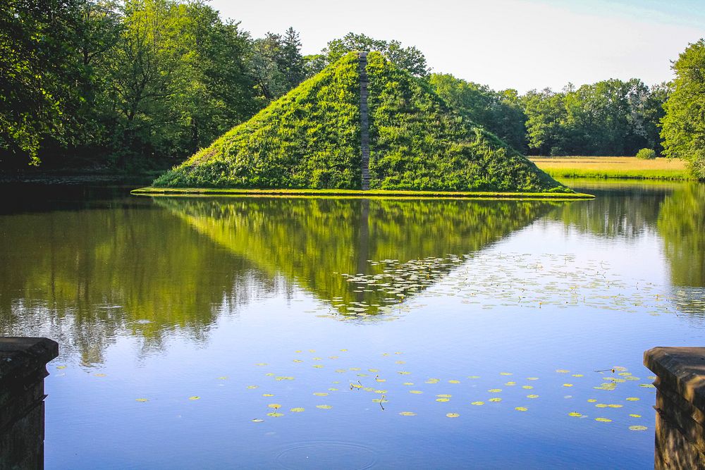 Cottbus: Vannpyramide i Fürst-Pückler-parken © Marcin Nowak / Anna Nowak